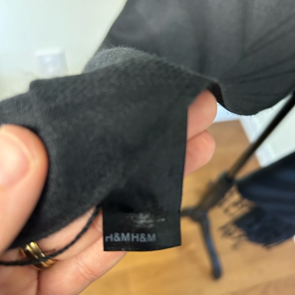 Charcoal Black Embossed Pashmina / Shawl / Wrap - Picture 6 of 6